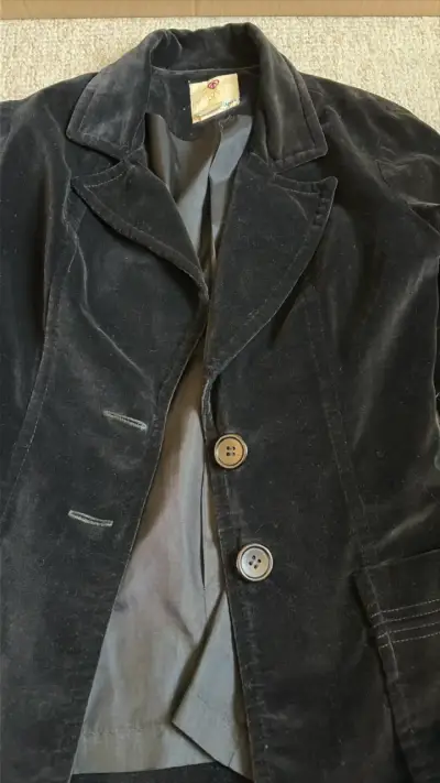 Blazer de terciopelo negro para mujer - miniatura 1