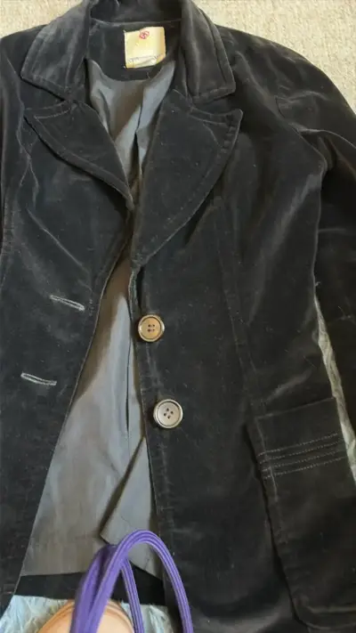 Blazer de terciopelo negro para mujer - miniatura 4