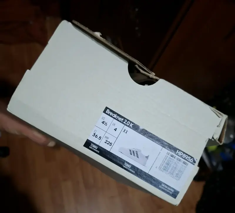 Zapatillas Adidas blancas y negras nuevas - 5