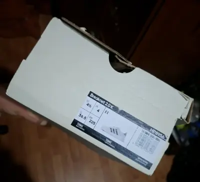 Zapatillas Adidas blancas y negras nuevas - miniatura 5