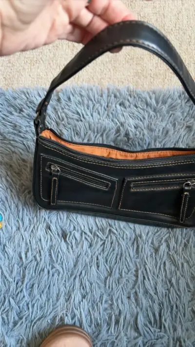 Bolso de cuero negro con bolsillosMNG - miniatura 3