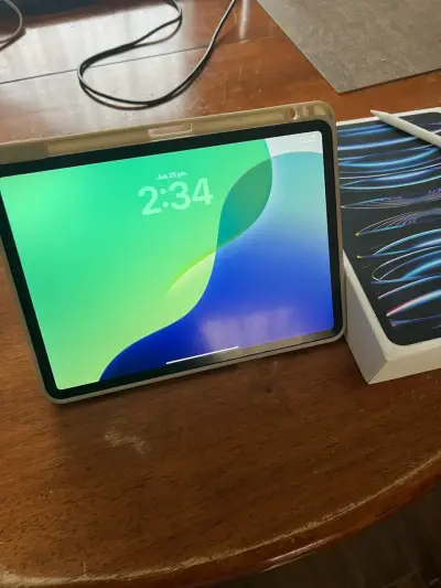 iPad Pro 11” M2 4ta Gen (256GB) + Apple Pencil 2 - miniatura 6