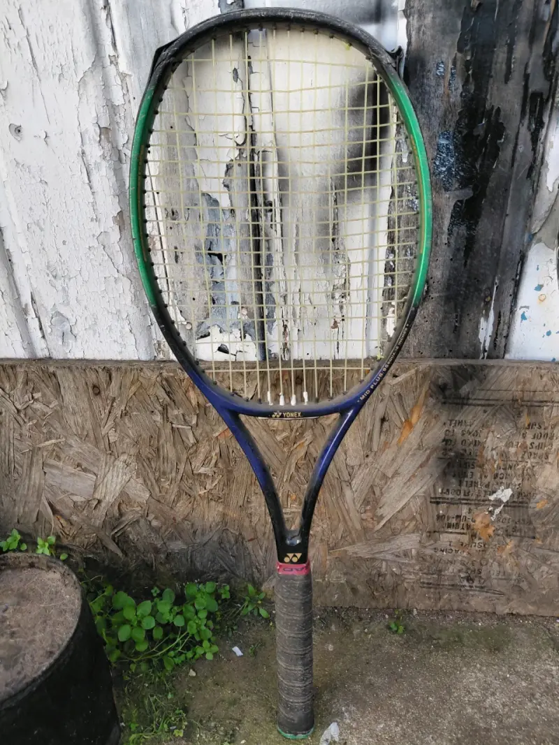 Raqueta de tenis Yonex usada