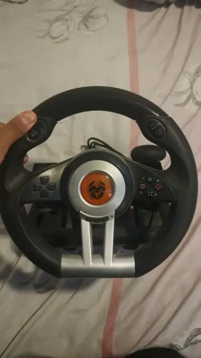 Volante de juego con pedales para consola - miniatura 1
