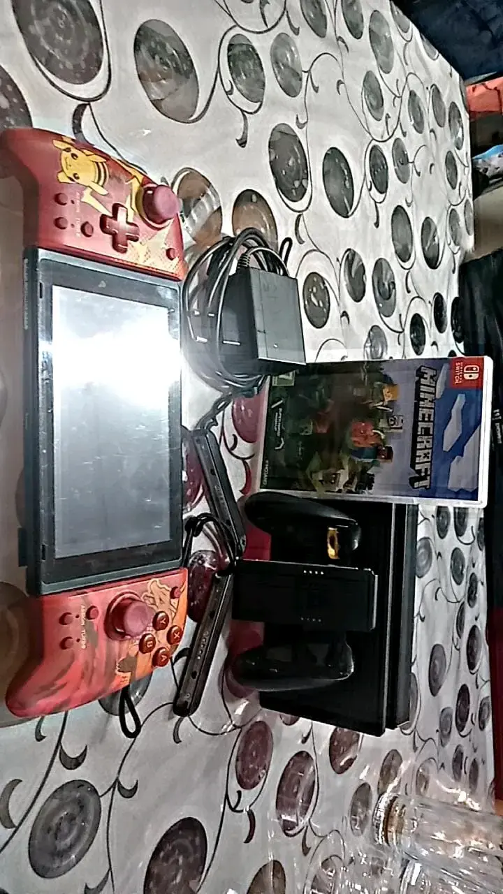 Consola portátil con diseño Pikachu - 2