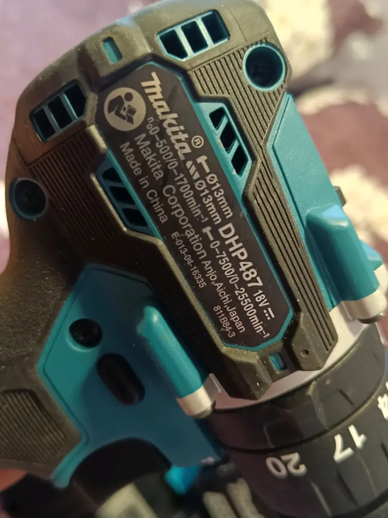 Taladro inalámbrico Makita 18V con cargador - 2