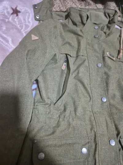 Parka verde con capucha desmontable - miniatura 2