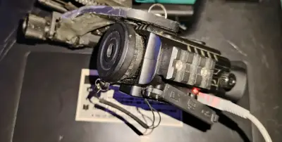Visor nocturno con montura para casco - miniatura 3