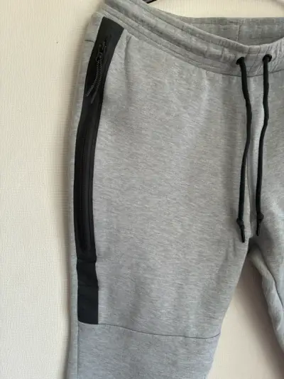 Pantalones deportivos Nike grises(Talla m) - miniatura 2