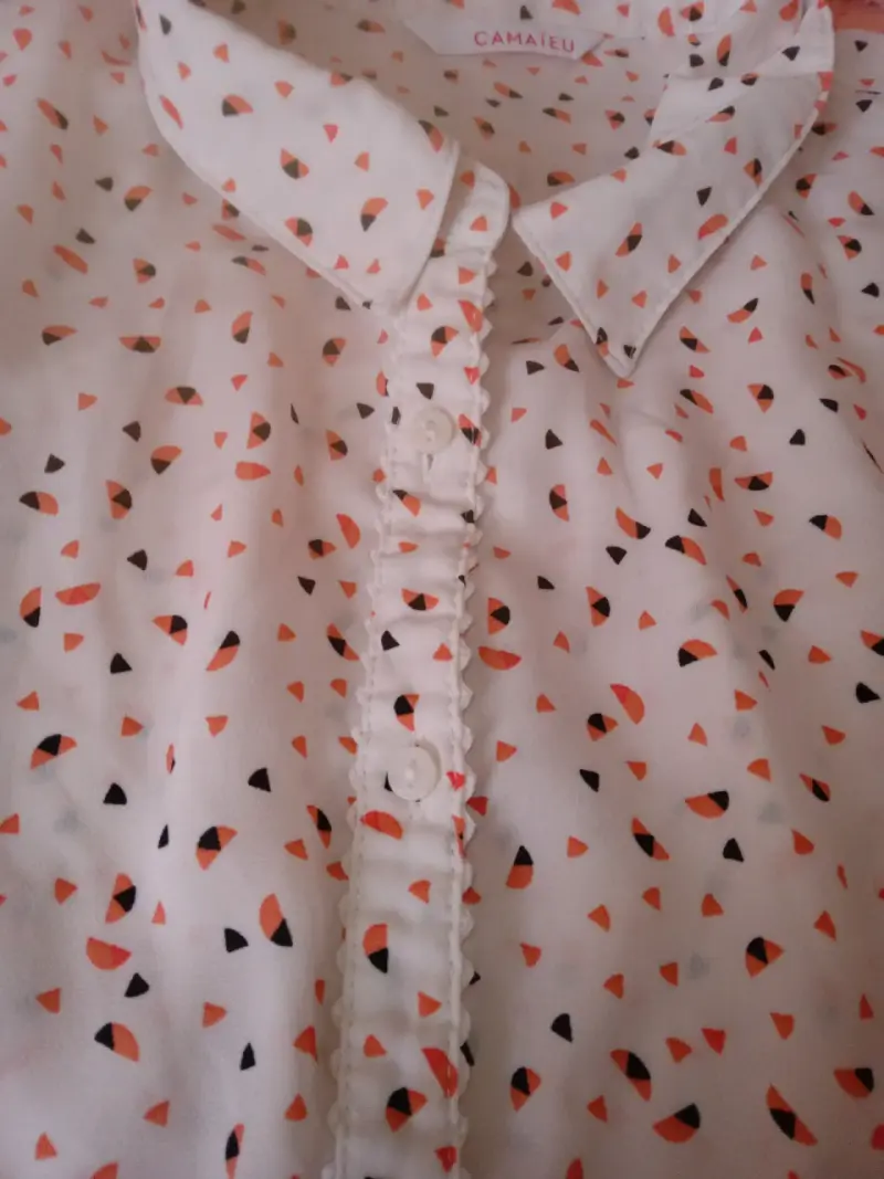 Blusa blanca con estampado - 5