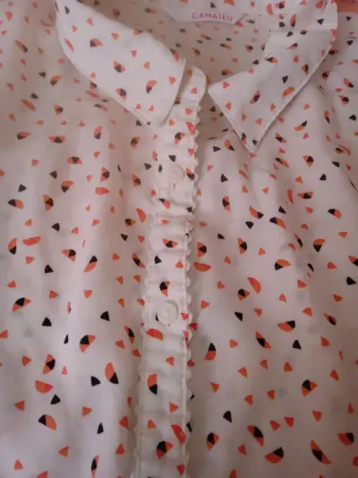 Blusa blanca con estampado - miniatura 5