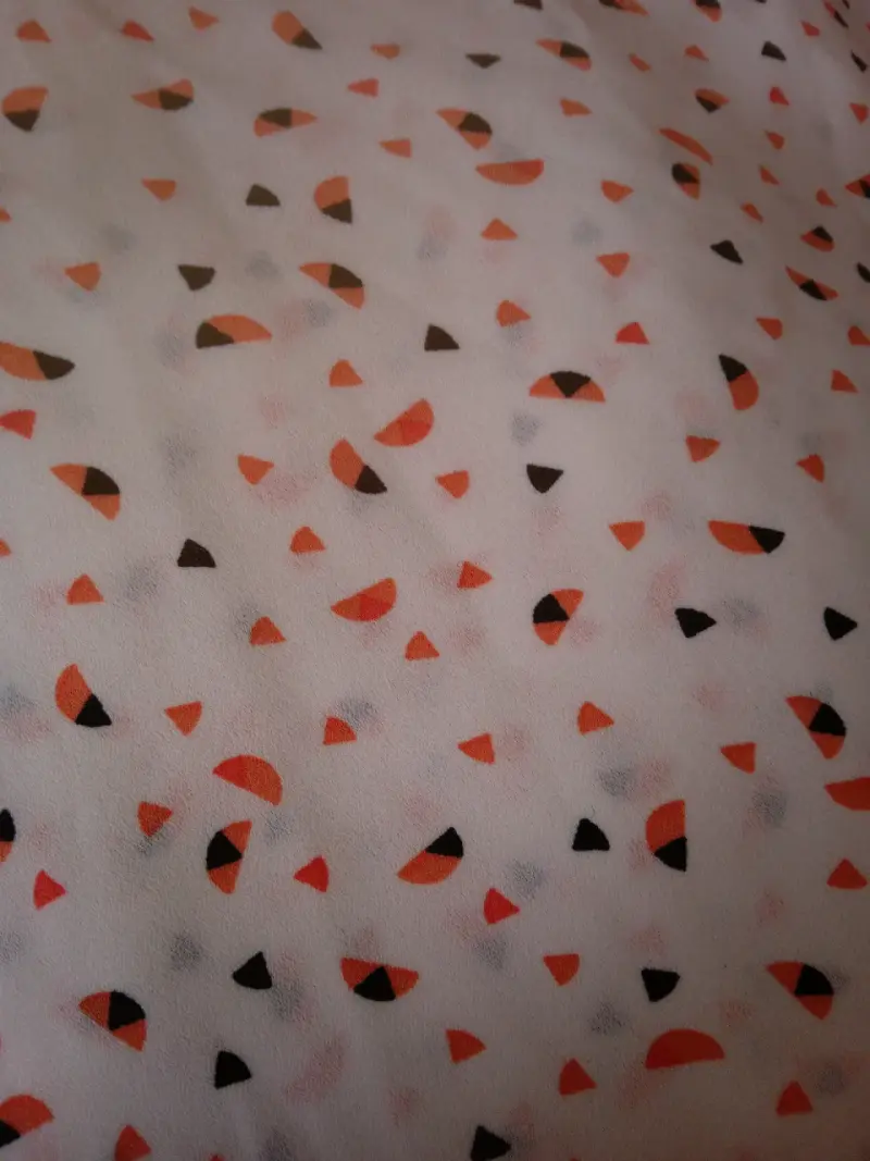 Blusa blanca con estampado - 6