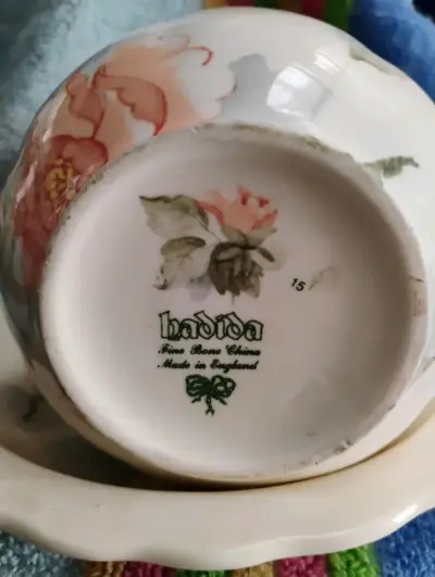 Jarra de cerámica floral con plato - miniatura 3