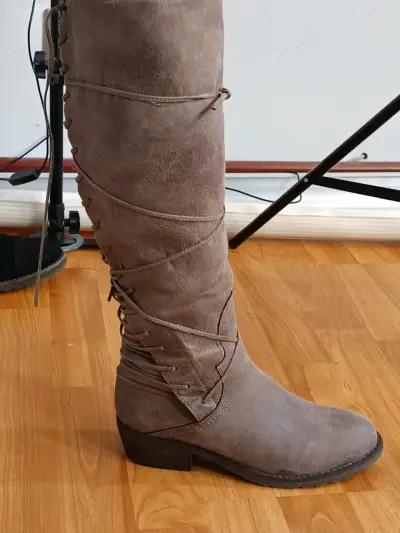 Botas cuero  marrón con cordones - miniatura 1