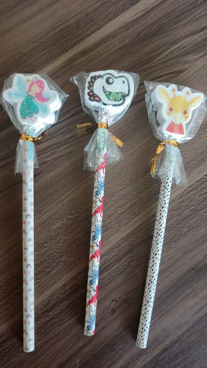 Lápices decorativos con goma de tractor y sirena - 2