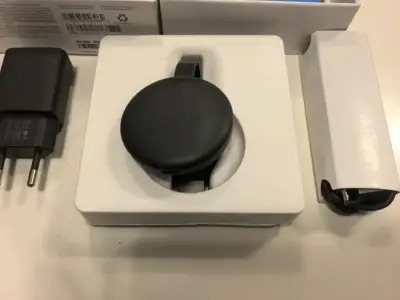 Google Chromecast 3 con caja y accesorios - miniatura 2