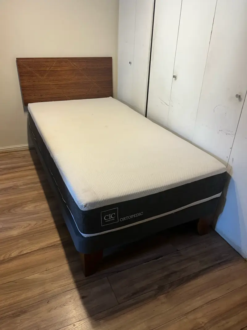 Cama 11/2 plaza CIC ortopédica - 1