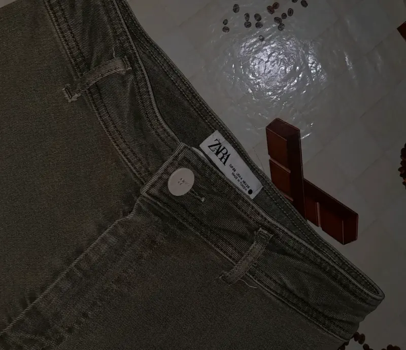 Jeans Zara verde claro desgastados - 3