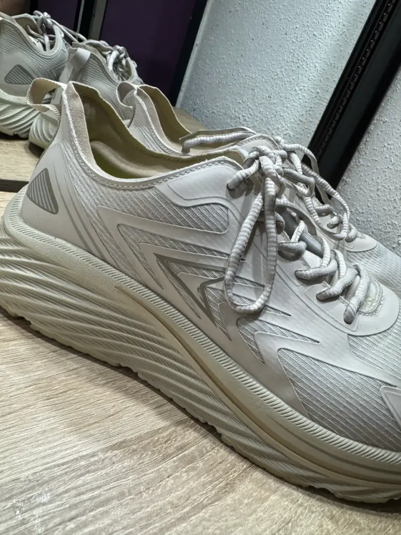 Zapatillas deportivas blancas unisex - 1