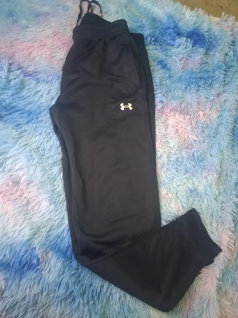 Pantalones deportivos Under Armour negros - 2