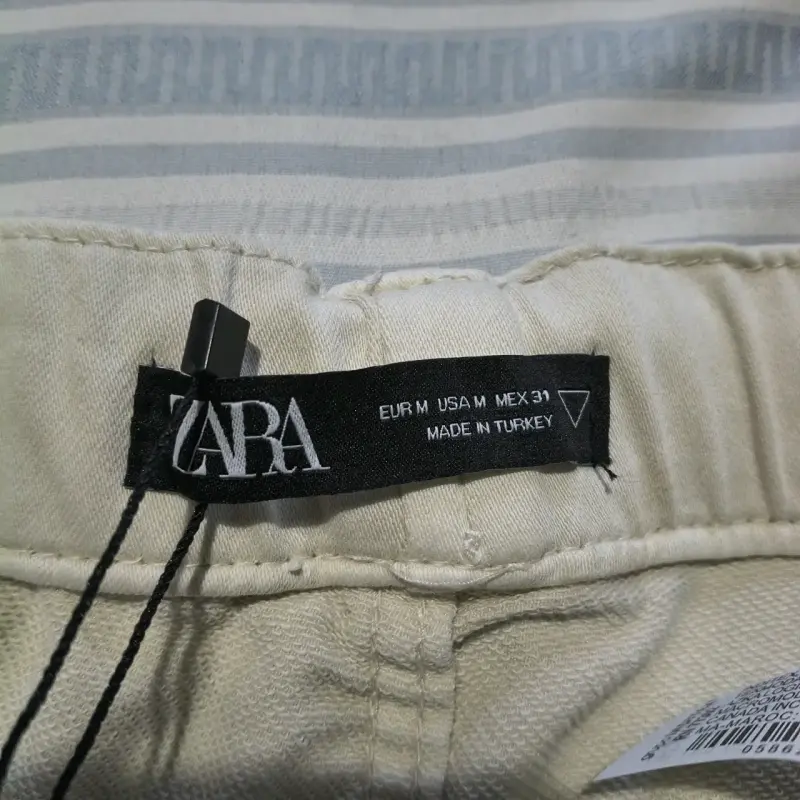 Shorts beige de algodón Zara para hombre - 2