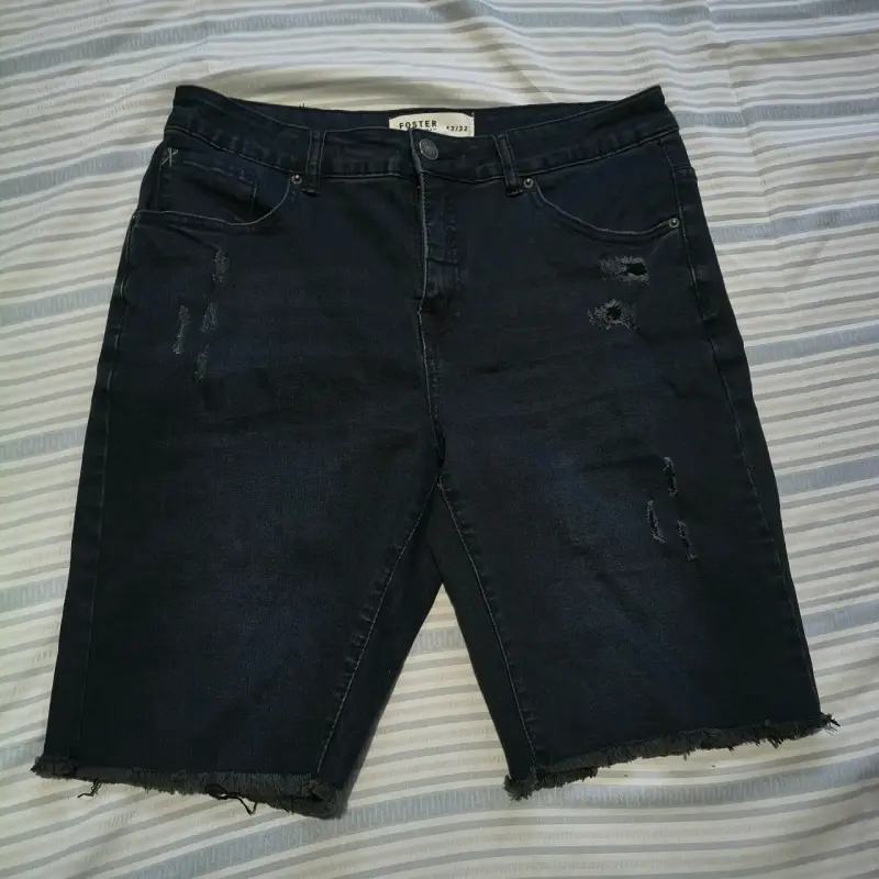Bermudas de mezclilla Foster desgastadas - 1