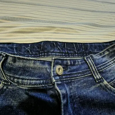 Jeans de mezclilla azul para hombre - miniatura 2