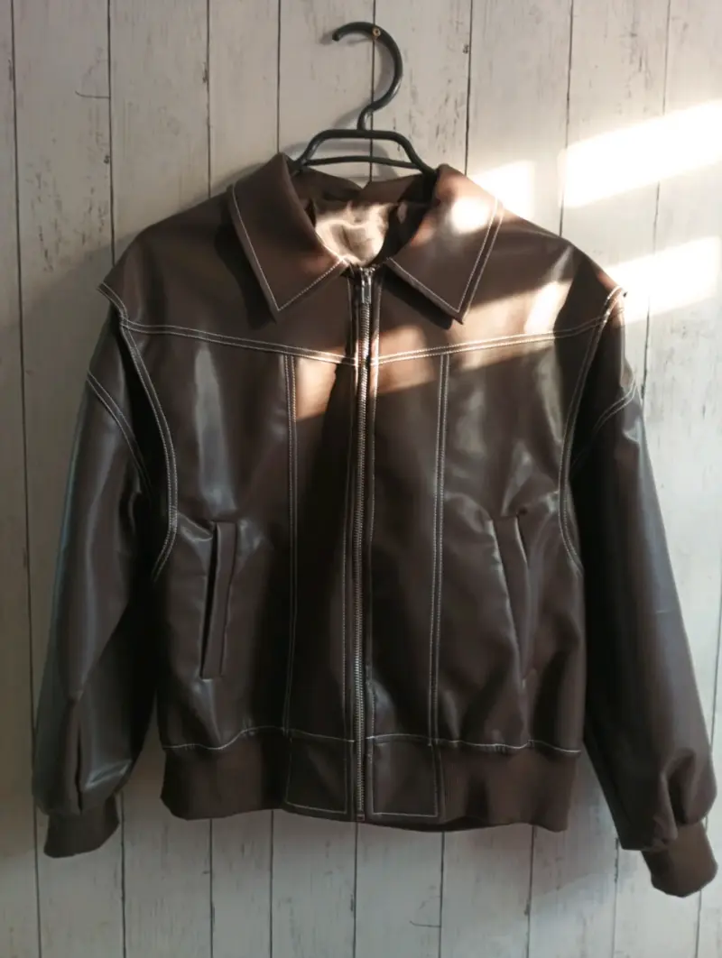 Chaqueta de polyester marrón. - 3