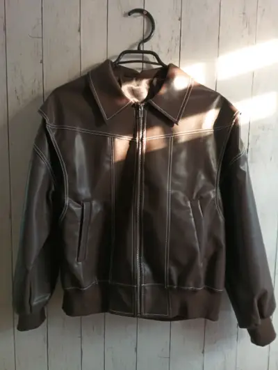 Chaqueta de polyester marrón. - miniatura 3