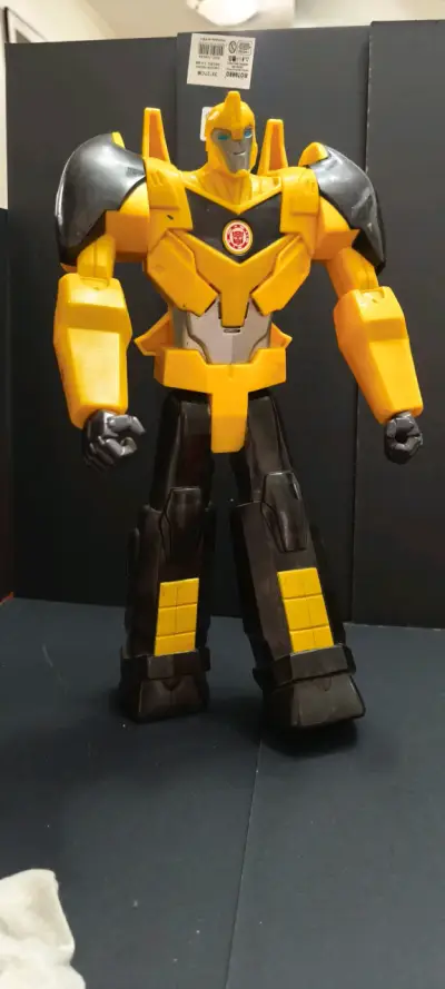 Figuras de acción Transformers Bumblebee y Optimus - miniatura 2