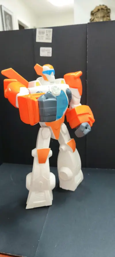 Figuras de acción Transformers Bumblebee y Optimus - miniatura 3
