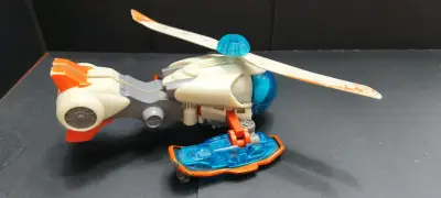Camión de juguete transformable verde - miniatura 3
