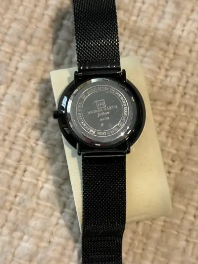 Hannah Martin - Reloj negro - miniatura 2