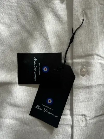 Camisa blanca de vestir para hombre - miniatura 2