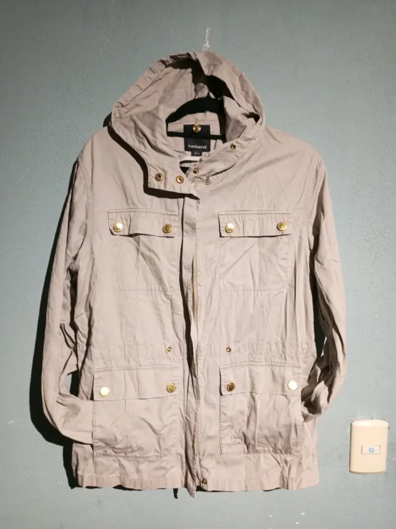 Parka beige Cacharel con capucha