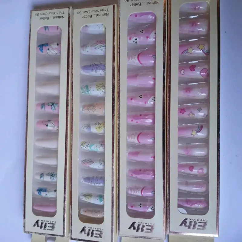 Set de uñas postizas decoradas Elly - 1