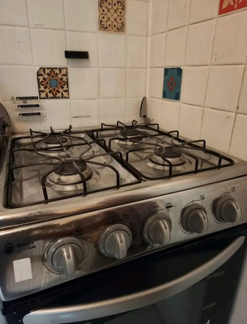 SE VENDE COCINA A GAS DE 4 PLATOS + GALÓN DE GAS I - 3