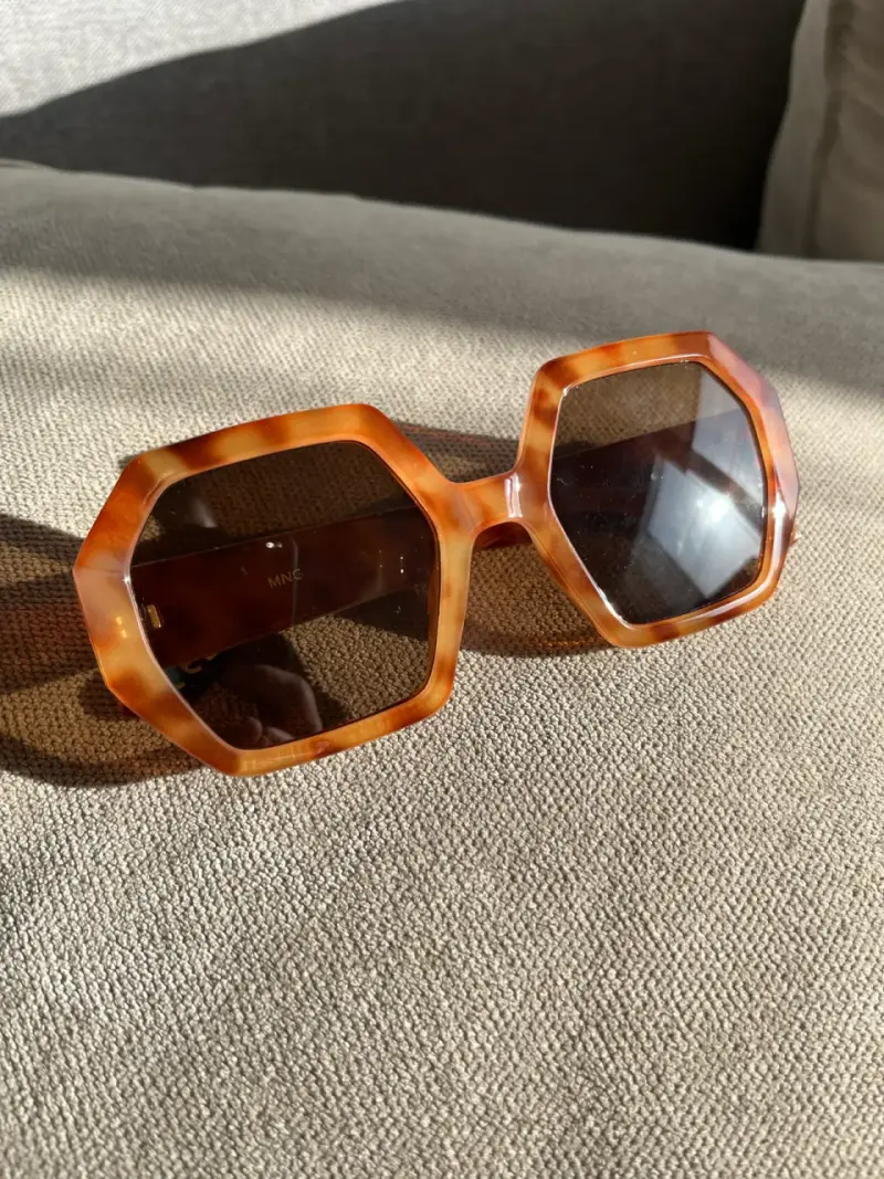 Gafas de sol hexagonales estilo carey Mango - 2
