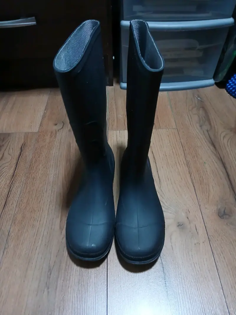 Botas de goma negras impermeables