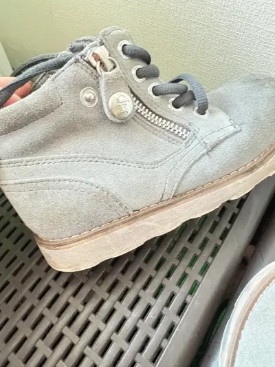 Botines de gamuza gris con cierre lateral - miniatura 2
