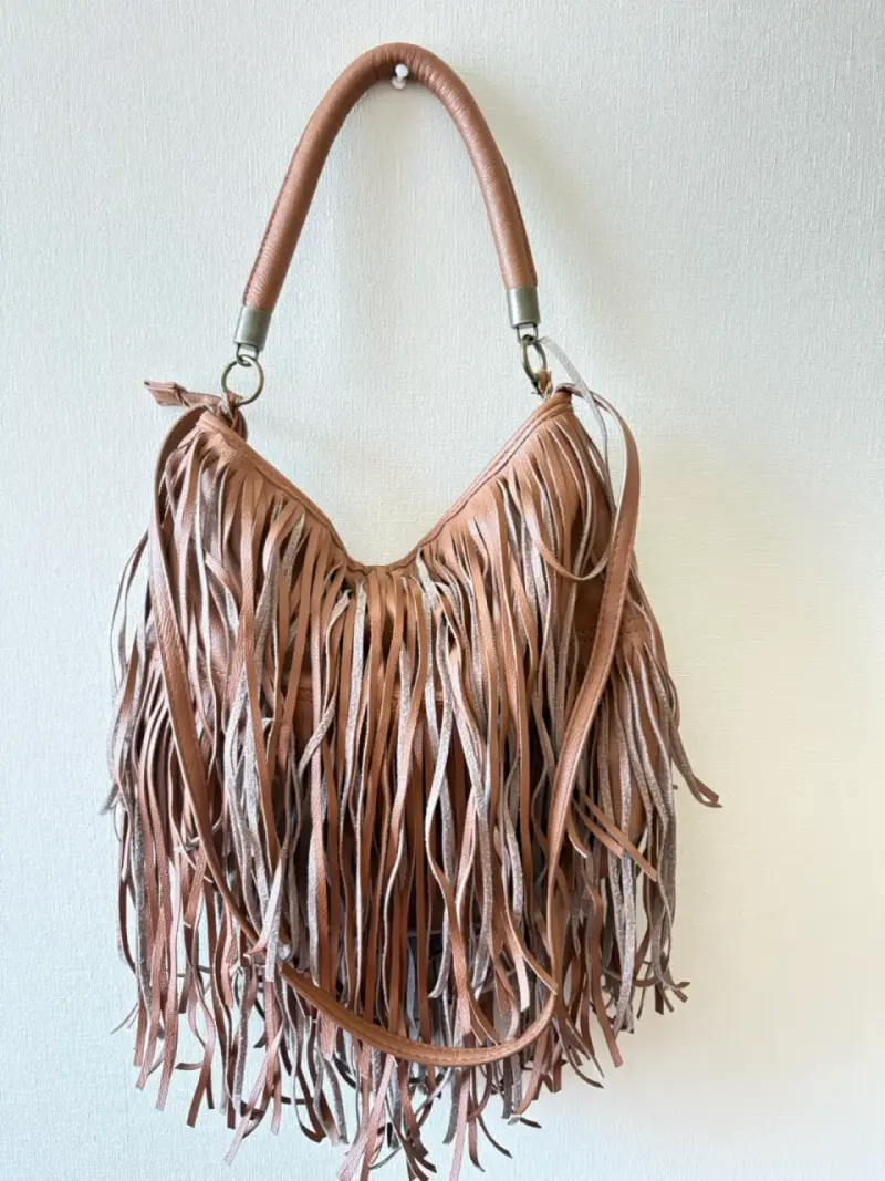 Bolso de sintético con flecos marrón - 1