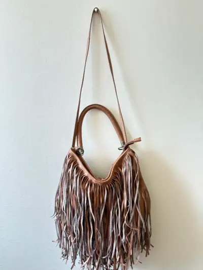 Bolso de sintético con flecos marrón - miniatura 2