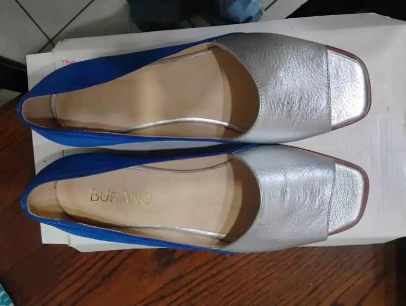 Zapatos planos bicolor azul y plateado - 2