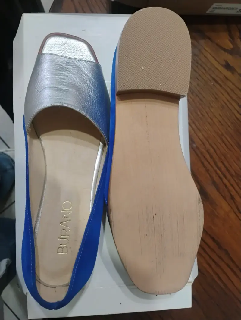 Zapatos planos bicolor azul y plateado - 4