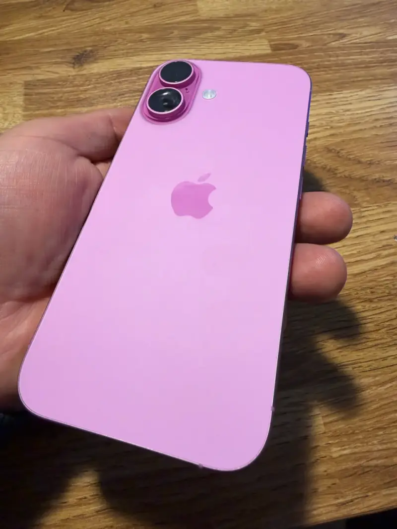 iPhone 16 rosado - 5