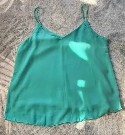Pack Jeans y 2 blusas verdes - miniatura 3
