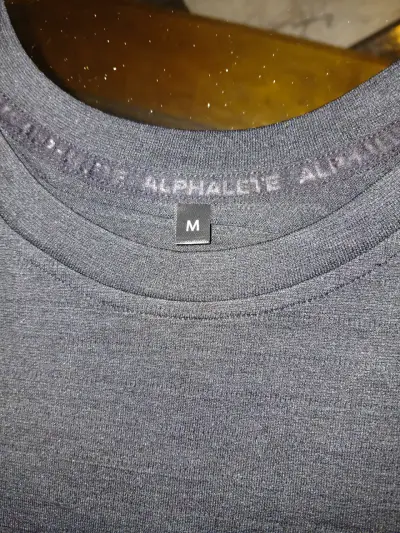 Polera deportiva negra para hombre - miniatura 3