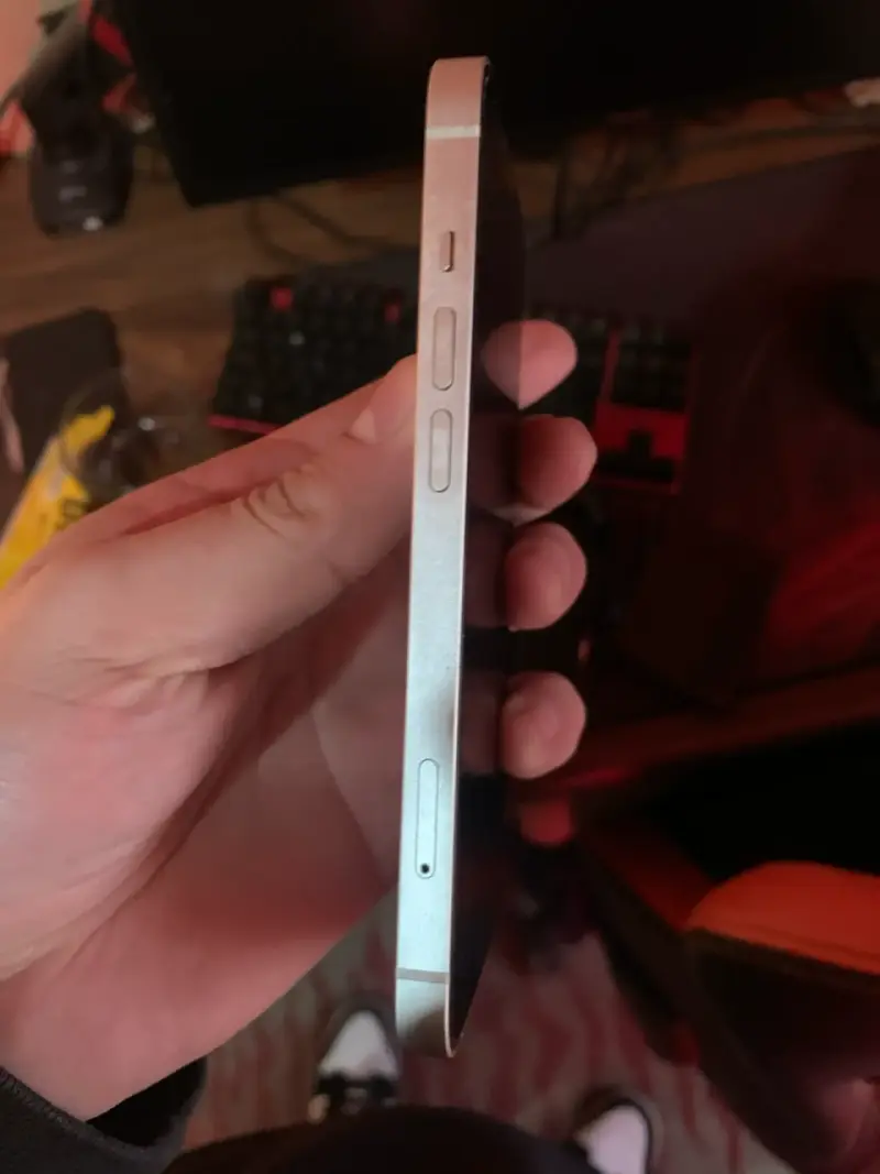 Smartphone con pantalla táctil en buen estado - 3