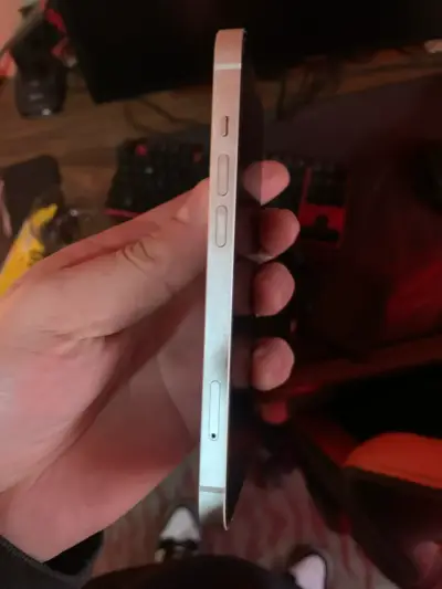 Smartphone con pantalla táctil en buen estado - miniatura 3