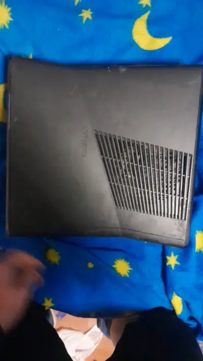 Consola Xbox 360 S en estado mas o menos - miniatura 5